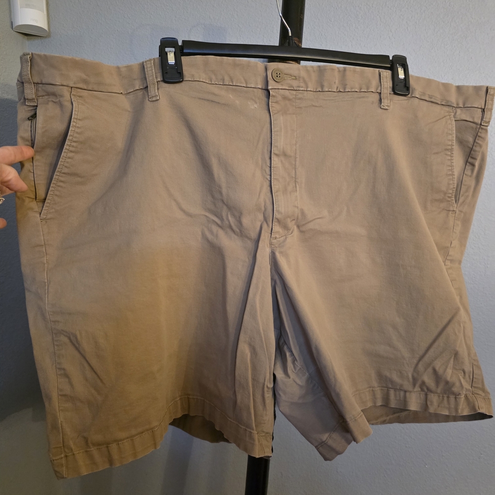 Dockers Men's Khaki Flat Front Shorts Size 56